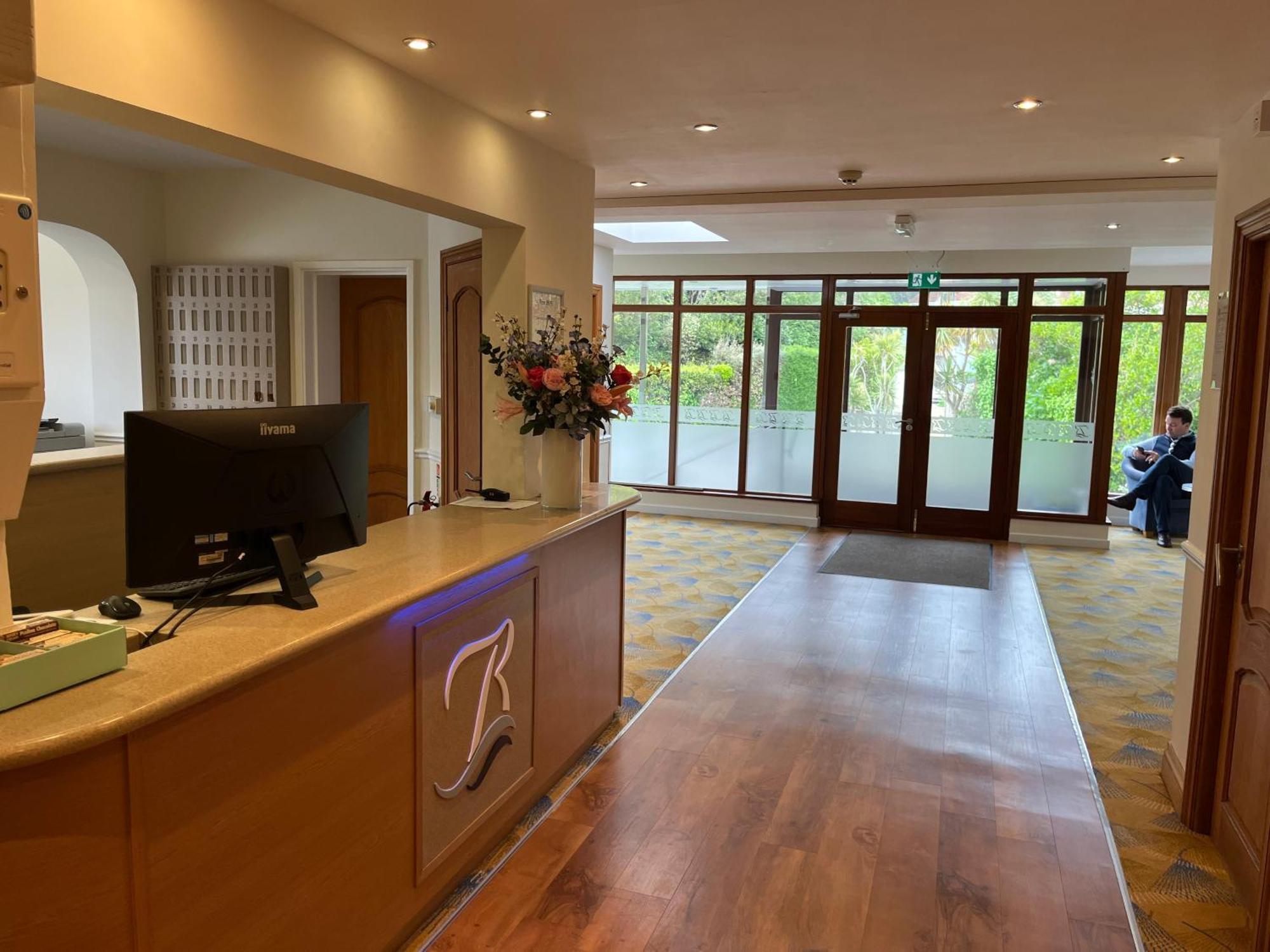 Biarritz Hotel St Brelade Exterior photo